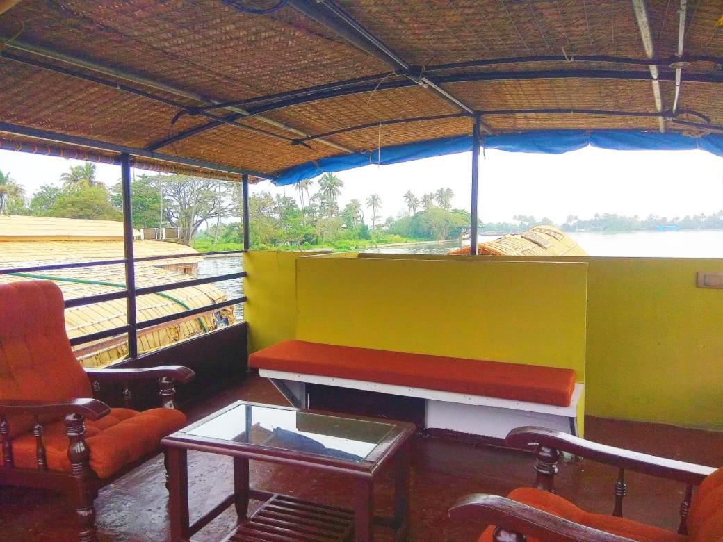 Beach Paradise Day Cruise Houseboat Alappuzha Eksteriør bilde